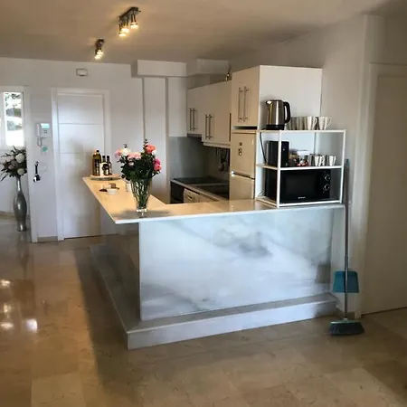 Beachfront Casa Daja דירה