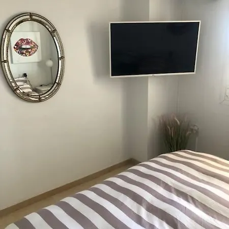 Beachfront Casa Daja דירה *